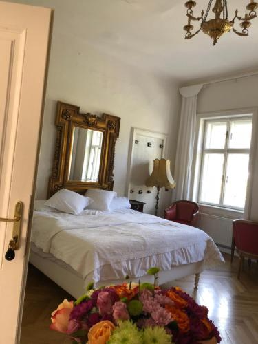 Large Double Room with River View and Separate Bathroom