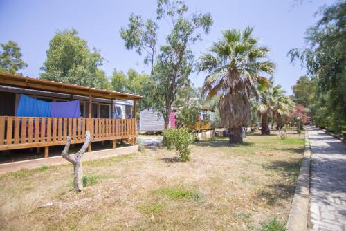 Campeggio Villaggio Sos Flores - image 2