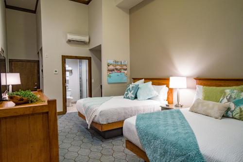 在meiguo.com看到的Waves Resort Corpus Christi的介绍图片