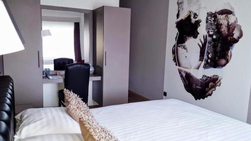 Belrom Hotel - image 5