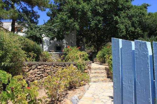 Charming Leros Hideaway | Serenity & Privacy