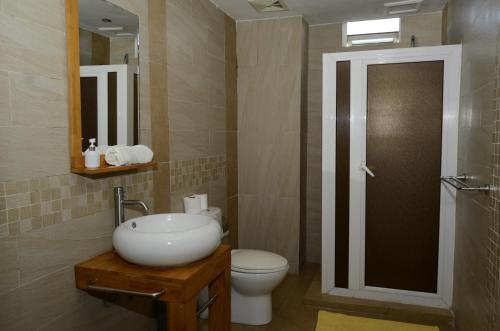 浴室, 納瑪達別墅 (Villa Narmada) in 格蘭貝伊