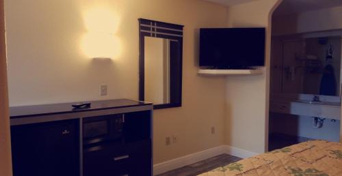Oxford Inn and Suites Nasa – Webster, TX