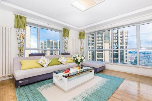 . Qingdao Huangdao·Changjiang Shopping Mall· Locals Apartment 00165920