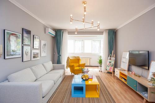 Zhengzhou Zhongyuan·Zhongyuan Wanda· Locals Apartment 00122680 near Wanda Plaza (Central Plains Road)