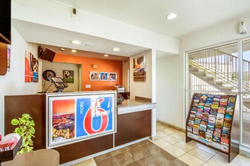 Motel 6-Youngtown, AZ - Phoenix - Sun City