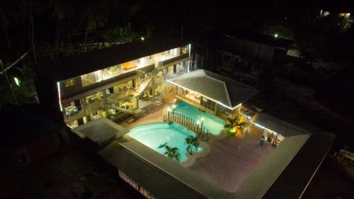 GingGing Hotel And Resort