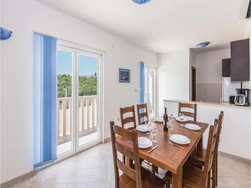  Three-Bedroom Holiday Home in Raba in Duba
