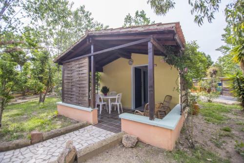 2 bedrooms, 3 beds