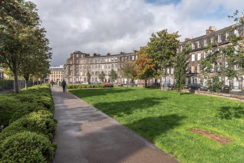 Spacious & Unique city central 1 bed with WiFi, Edimburgo (foto 7)