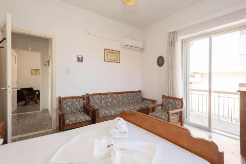  Retro Family House in Mystras with castle view in Mystras