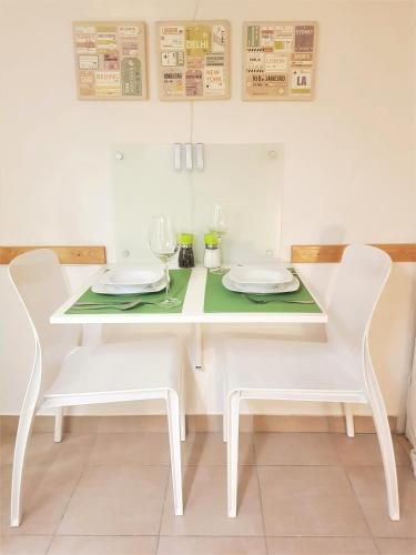 Cozy studio near city center, Praha (fotografie 9)