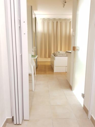 Cozy studio near city center, Praha (fotografie 11)