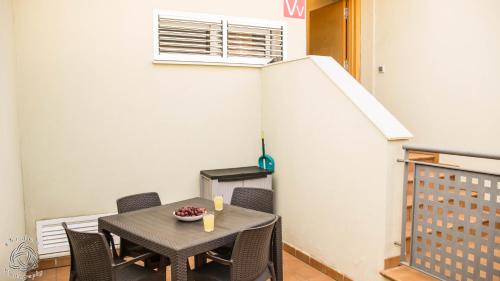 Three-Bedroom House image 5