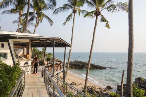 Restaurant, Exclusive Beachfront Villa in Klong Tob Beach