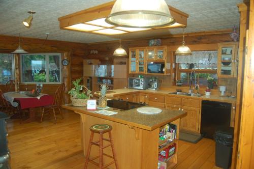 Union Bay Log Home in Union Bay, Canada