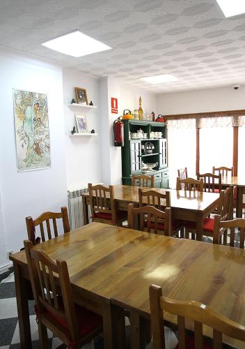 Shared lounge/TV area, Hostal Fonda Prat in Puigcerda