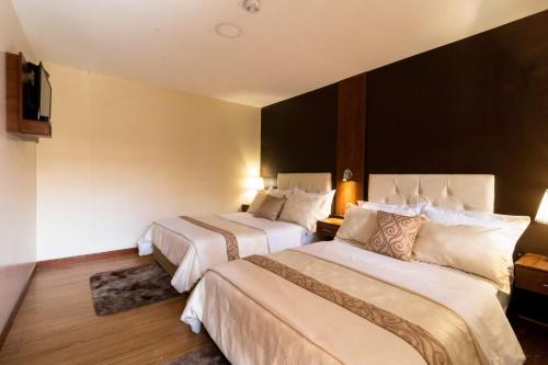 Hotel Boutique Castilla de Leon Set in a prime location of Cuenca, Hotel Boutique Castilla de Léon puts everything the city has to offer just outside your doorstep. Offering a variety of facilities and services, the property provid