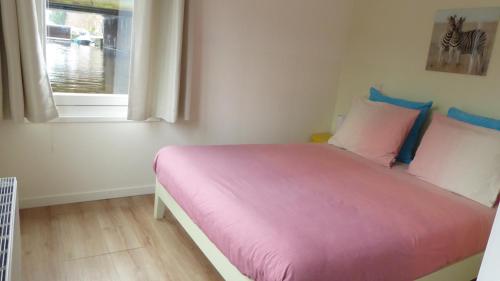 Houseboat In The Center, 5 min walk to Tropical Museum, Free Wifi!, Amsterdam (zdjęcie 9)