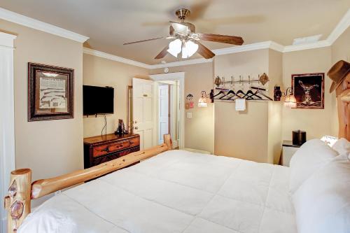 Sara's Inn on the Boulevard - image 6