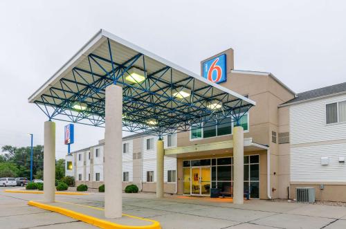 Motel 6-Kearney, NE