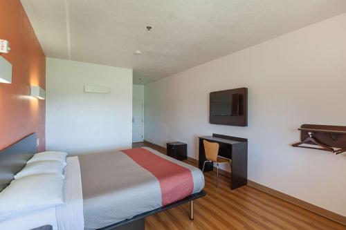 Motel 6-Bedford, TX - Fort Worth