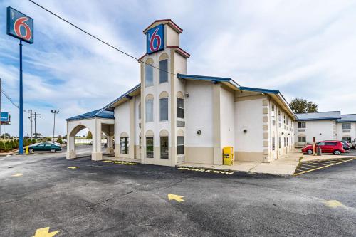 Motel 6-Urbana, IL