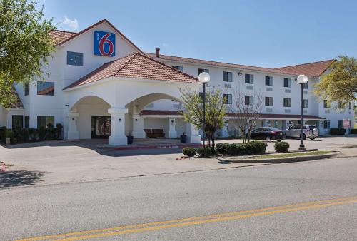 Motel 6-Bedford, TX - Fort Worth