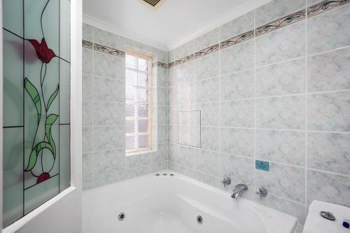 Fürdőszoba, Thunderbird Motel in Yass