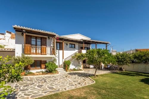  Diktamo House in Agia Marina