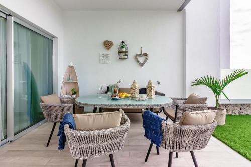  Deluxe 2 bedrooms with chillout terrace in Playa Paraiso