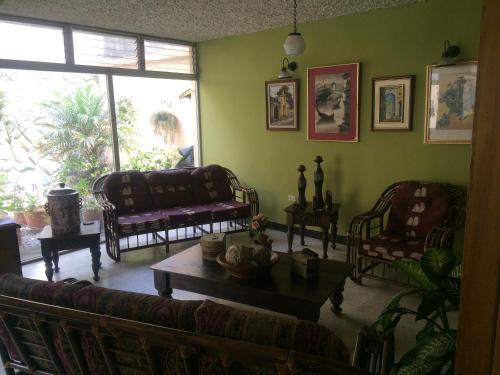 Hostal Los Lagos Inn in Guatemala City