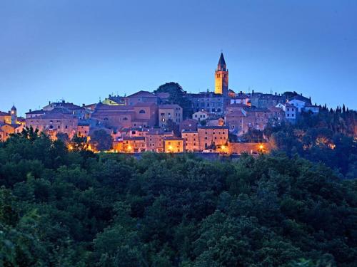 La Loggia Diffused Hotel Ideally located in the Labin area, La Loggia Hotel promises a relaxing and wonderful visit. The property has everything you need for a comfortable stay. Service-minded staff will welcome and guide you