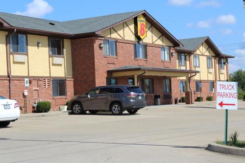 Super 8 by Wyndham Warrenton - Hotel