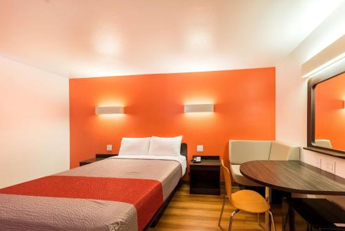 Motel 6 Fort Worth, TX - North - Saginaw in Fort Worth, USA