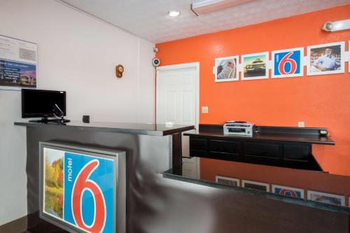 Motel 6-Parkersburg WV - image 6