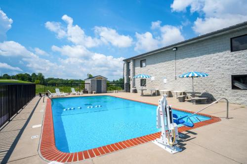 Motel 6-London KY - image 9