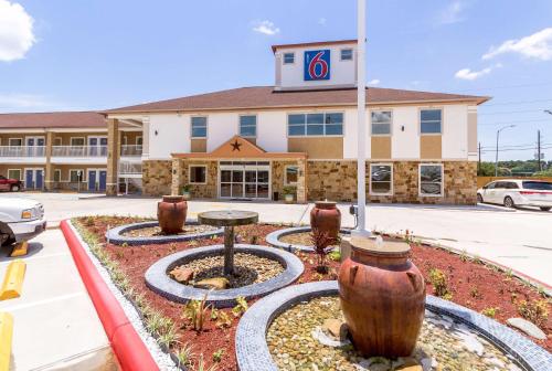 Motel 6-Houston, TX - North