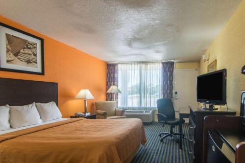 Deluxe King Room - Non-Smoking
