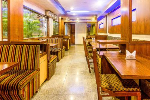 Restoran, Rapid Lakme Executive Hotel near Parvati Temple