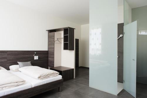 eee hotel Traun - image 3