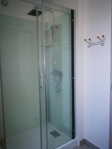 beau T2 lumineux 1er etage photo 4