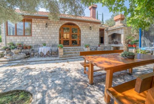 Iekārtas, Villa Lucija in Gruda