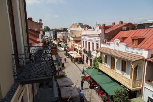 Apartament On Aghmashenebeli 26 - Tap to explore photos