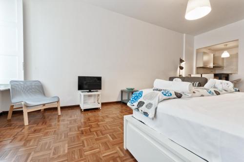 Studio Apartment image 10
