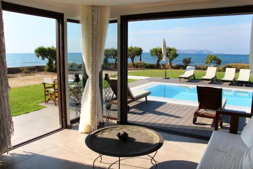 Kimona Villa Seafront Swimming Pool Jacuzzi 6 Bedrooms 21 PAX Kouvohori Villas Crete