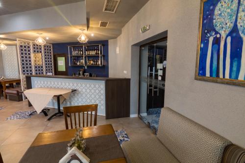 Hotel Kardjali - image 11