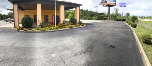 Ieeja, MOTOR INNS OF AMERICA in Madisonville (TN)