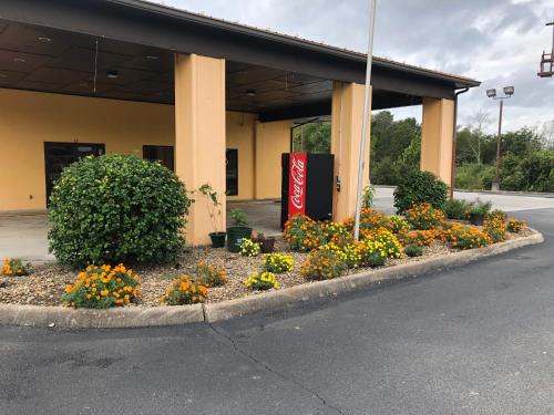 Ieeja, MOTOR INNS OF AMERICA in Madisonville (TN)