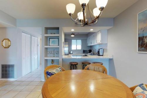 Runaway Bay Condos - image 6